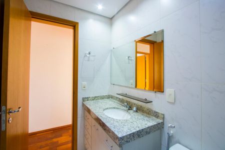 Apartamento à venda com 150m², 4 quartos e 2 vagasBanheiro social