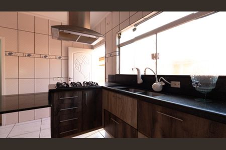 Casa à venda com 125m², 3 quartos e 3 vagas Casa à venda com 125m², 3 quartos e 3 vagasCozinha