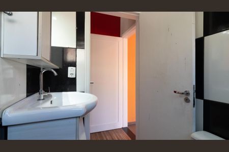 Casa à venda com 125m², 3 quartos e 3 vagas Casa à venda com 125m², 3 quartos e 3 vagasBanheiro da Suíte