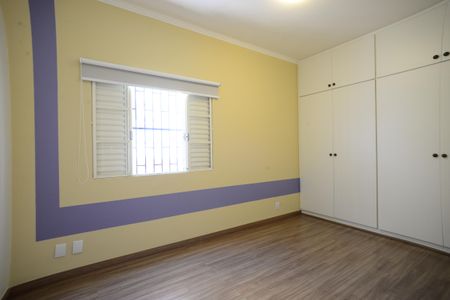 Casa à venda com 300m², 3 quartos e 3 vagasQuarto