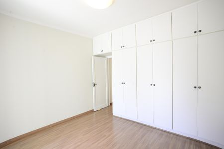 Casa à venda com 300m², 3 quartos e 3 vagasSuíte 1