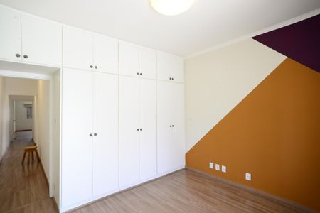 Casa à venda com 300m², 3 quartos e 3 vagasSuíte 1