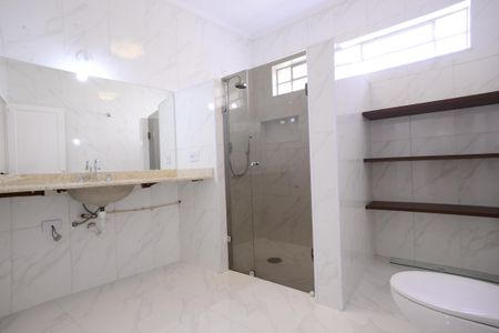 Casa à venda com 300m², 3 quartos e 3 vagasSuíte 2