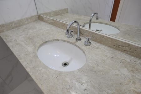 Casa à venda com 300m², 3 quartos e 3 vagasSuíte 2