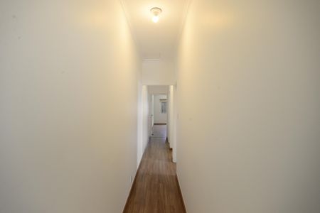 Casa à venda com 300m², 3 quartos e 3 vagasCorredor