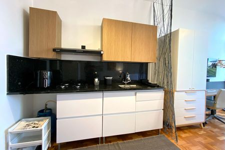 Cozinha de kitnet/studio para alugar com 1 quarto, 26m² em Funcionários, Belo Horizonte