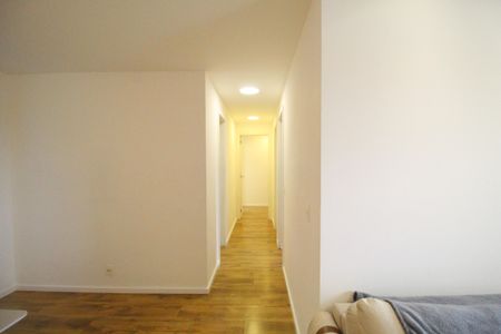 Sala - Corredor  de apartamento para alugar com 3 quartos, 98m² em Jacarepaguá, Rio de Janeiro