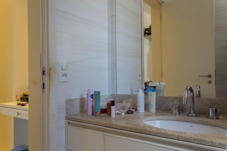 Apartamento à venda com 147m², 3 quartos e 3 vagas Apartamento à venda com 147m², 3 quartos e 3 vagasBanheiro da Suíte 1