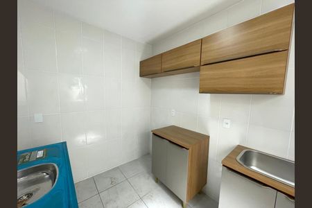 Apartamento à venda com 40m², 2 quartos e 1 vaga Apartamento à venda com 40m², 2 quartos e 1 vagaCozinha e Área de Serviço