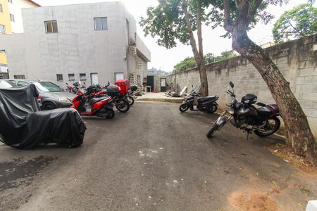 Apartamento para alugar com 44m², 2 quartos e 1 vaga Apartamento para alugar com 44m², 2 quartos e 1 vagaEstacionamento