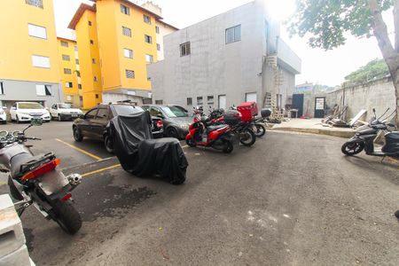 Apartamento para alugar com 44m², 2 quartos e 1 vaga Apartamento para alugar com 44m², 2 quartos e 1 vagaEstacionamento