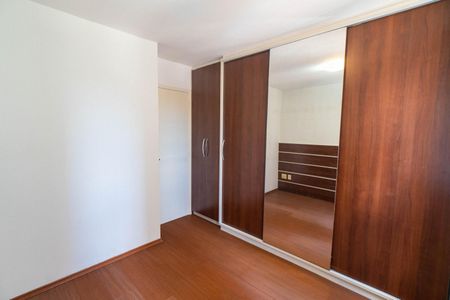 Quarto 1 de apartamento para alugar com 2 quartos, 54m² em Vila Guarani, São Paulo