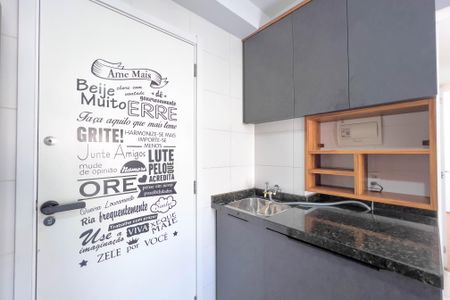 Apartamento para alugar com 35m², 2 quartos e sem vaga Apartamento para alugar com 35m², 2 quartos e sem vagaCozinha e área de serviço