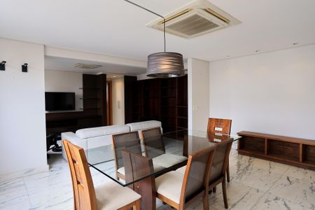 Apartamento para alugar com 84m², 1 quarto e 2 vagasSala