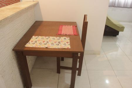 Sala de apartamento para alugar com 2 quartos, 60m² em Saboó, Santos