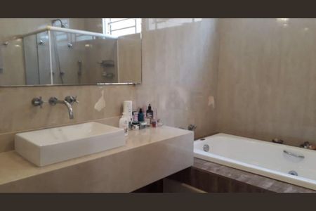 Casa à venda com 4 quartos, 329m² em Granja Julieta, São Paulo