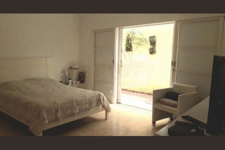 Casa à venda com 4 quartos, 329m² em Granja Julieta, São Paulo