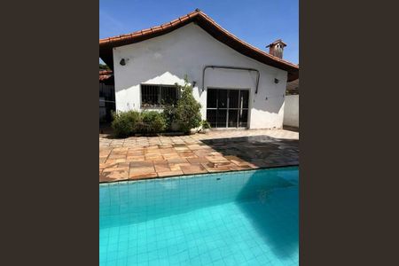 Casa à venda com 201m², 3 quartos e 4 vagas