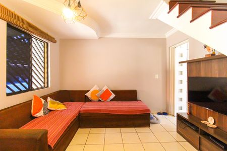 Sala de casa de condomínio à venda com 2 quartos, 78m² em Vila Carmosina, São Paulo