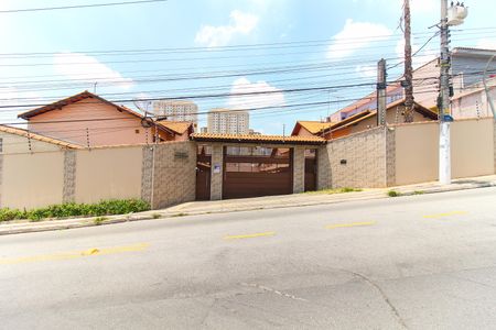 Casa de condomínio à venda com 78m², 2 quartos e 1 vaga Casa de condomínio à venda com 78m², 2 quartos e 1 vagaFachada + Placa
