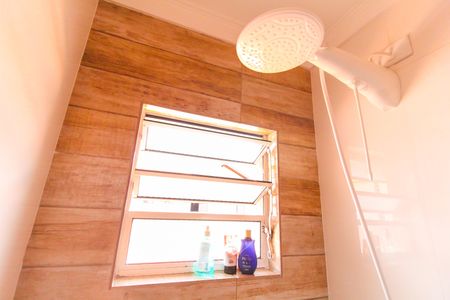 Casa de condomínio à venda com 78m², 2 quartos e 1 vaga Casa de condomínio à venda com 78m², 2 quartos e 1 vagaBanheiro