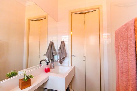 Casa de condomínio à venda com 78m², 2 quartos e 1 vaga Casa de condomínio à venda com 78m², 2 quartos e 1 vagaBanheiro