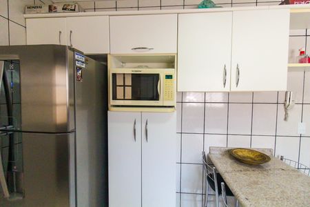 Casa de condomínio à venda com 78m², 2 quartos e 1 vaga Casa de condomínio à venda com 78m², 2 quartos e 1 vagaCozinha