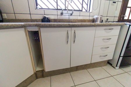 Casa de condomínio à venda com 78m², 2 quartos e 1 vaga Casa de condomínio à venda com 78m², 2 quartos e 1 vagaCozinha