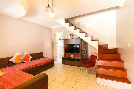 Sala de casa de condomínio à venda com 2 quartos, 78m² em Vila Carmosina, São Paulo