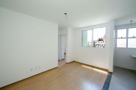 SALA de apartamento para alugar com 2 quartos, 43m² em Carlos Prates, Belo Horizonte