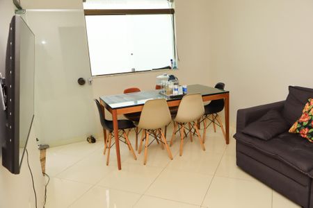 Sala de apartamento para alugar com 2 quartos, 54m² em Jardim Placaford, Salvador