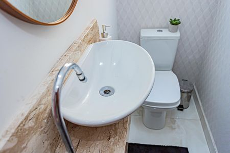 Lavabo de casa para alugar com 5 quartos, 300m² em Parque Sao Domingos, São Paulo