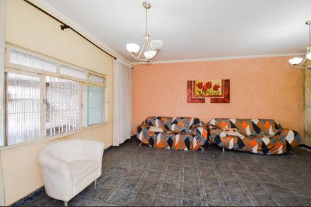 Casa à venda com 250m², 3 quartos e 4 vagasSala