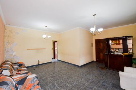 Casa à venda com 250m², 3 quartos e 4 vagasSala