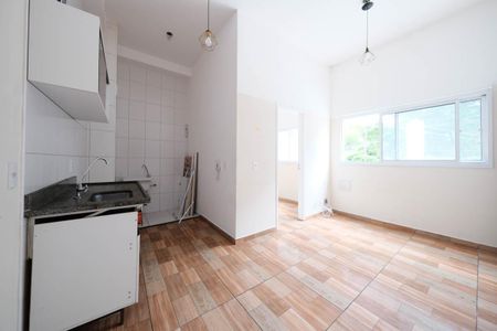 Sala/Cozinha de apartamento para alugar com 2 quartos, 36m² em Vila Pierina, São Paulo