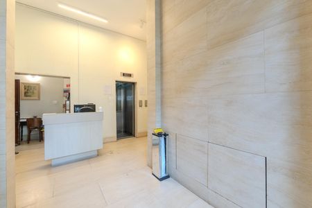 Hall de entrada de apartamento para alugar com 1 quarto, 35m² em República, São Paulo