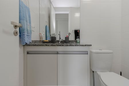 Apartamento à venda com 70m², 3 quartos e 2 vagasBanheiro