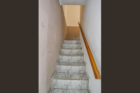 Escada de casa para alugar com 1 quarto, 50m² em Jardim Las Vegas, Santo André