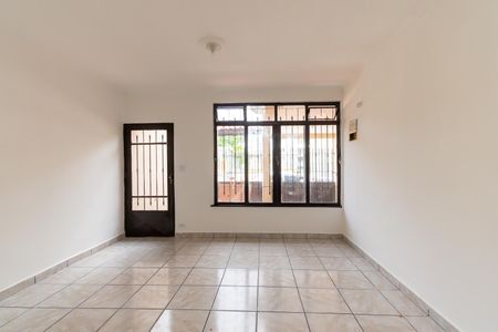 Casa à venda com 95m², 2 quartos e 2 vagasSala