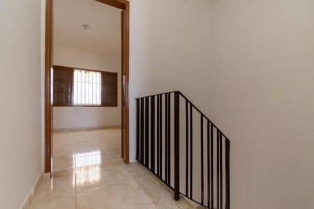 Casa à venda com 95m², 2 quartos e 2 vagasHall 