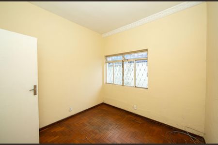 Casa à venda com 180m², 3 quartos e 2 vagasQUARTO2