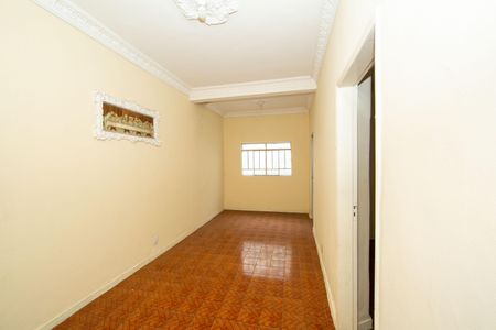 Casa à venda com 180m², 3 quartos e 2 vagasSALA
