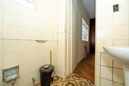 Casa à venda com 180m², 3 quartos e 2 vagasBANHEIRO2