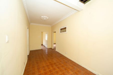 Casa à venda com 180m², 3 quartos e 2 vagasSALA