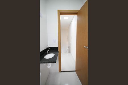 Casa de condomínio para alugar com 67m², 2 quartos e 1 vaga Casa de condomínio para alugar com 67m², 2 quartos e 1 vagaBanheiro