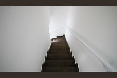 Casa de condomínio para alugar com 67m², 2 quartos e 1 vaga Casa de condomínio para alugar com 67m², 2 quartos e 1 vagaEscada