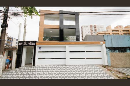 Casa de condomínio para alugar com 67m², 2 quartos e 1 vaga Casa de condomínio para alugar com 67m², 2 quartos e 1 vagaFachada