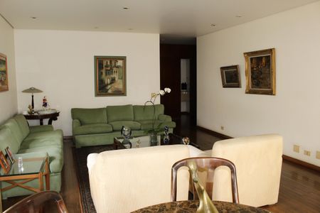 Apartamento para alugar com 2 quartos, 235m² em Higienópolis, São Paulo