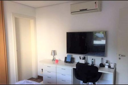 Casa à venda com 4 quartos, 369m² em Santo Amaro, São Paulo