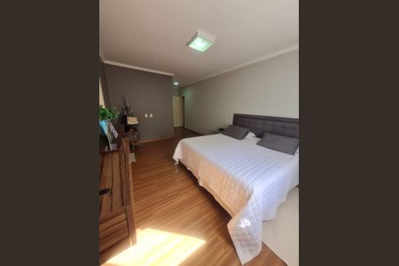 Casa à venda com 3 quartos, 302m² em Jardim Tereza Cristina, Jundiaí